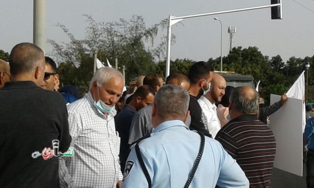 المئات من اليهود والعرب يتظاهرون شمال قرية جلجولية لمنع إقامة محطة توليد الطاقة